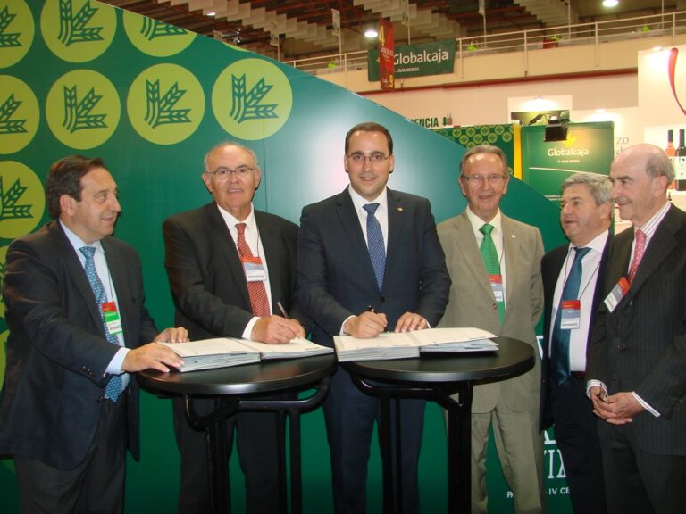 ASAJA Castilla-La Mancha y Globalcaja firman un convenio de colaboración