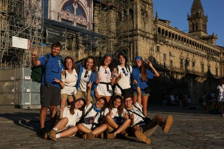 Luz María Martínez, expedicionaria tomellosera de Ruta BBVA, culmina su peregrinaje a Santiago