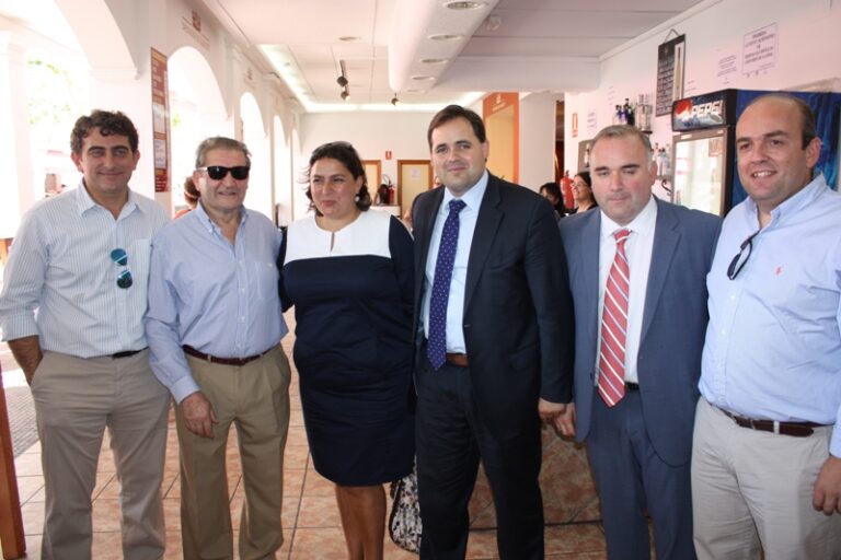 Caja Rural Castilla-La Mancha, con instituciones y empresarios en la Feria de Albacete
