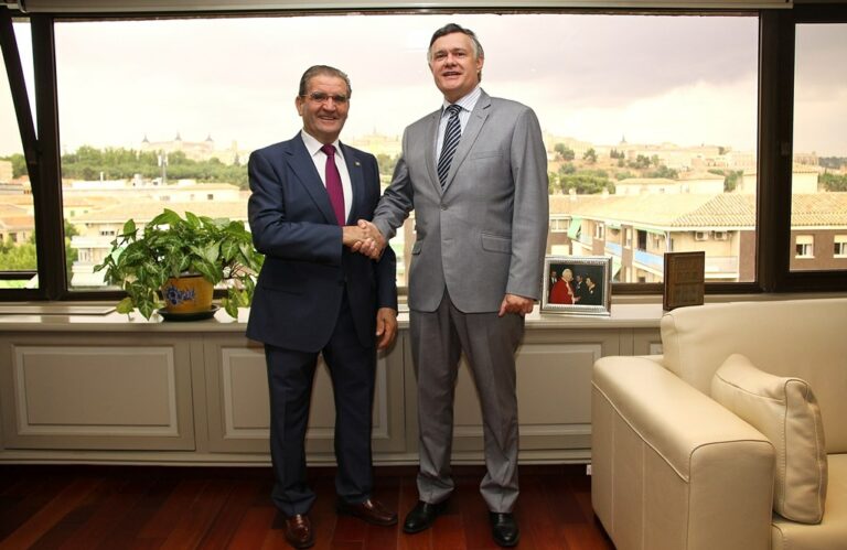 Caja Rural Castilla-La Mancha, con la DGT contra los accidentes por motivos laborales