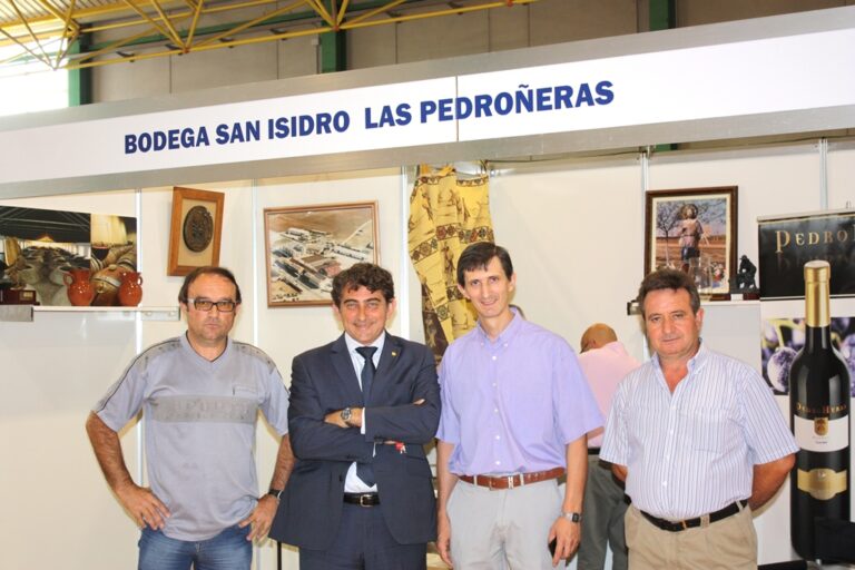 Caja Rural Castilla-La Mancha apoya la Feria del Ajo de Las Pedroñeras