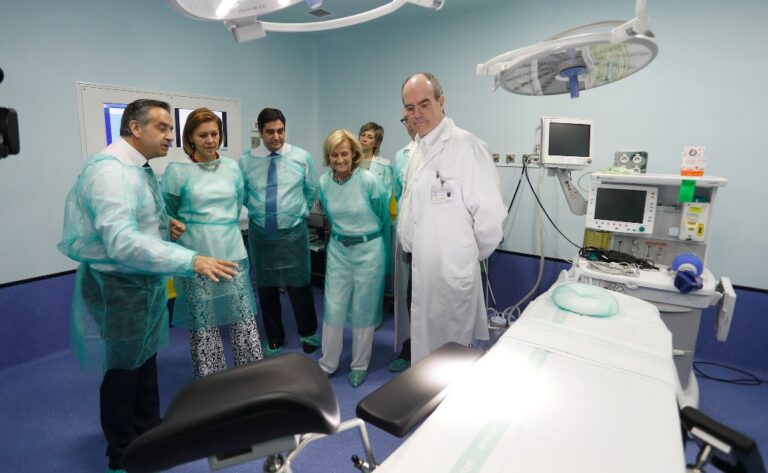 Cospedal: “La mejor sanidad pública es la que cuenta con las mejores técnicas, los mejores profesionales y la que se puede pagar”