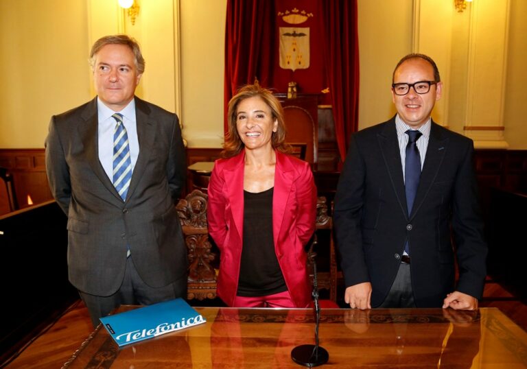 Marta García: “Impulsamos el despliegue tecnológico de las operadoras por su repercusión en el desarrollo económico”