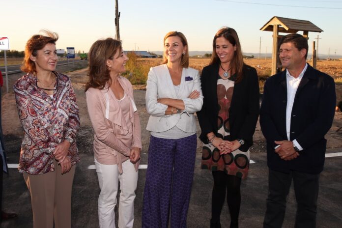 2014102717 Cospedal asiste al acto de puesta en servicio de las obras del tramo de la carretera CM 412 5
