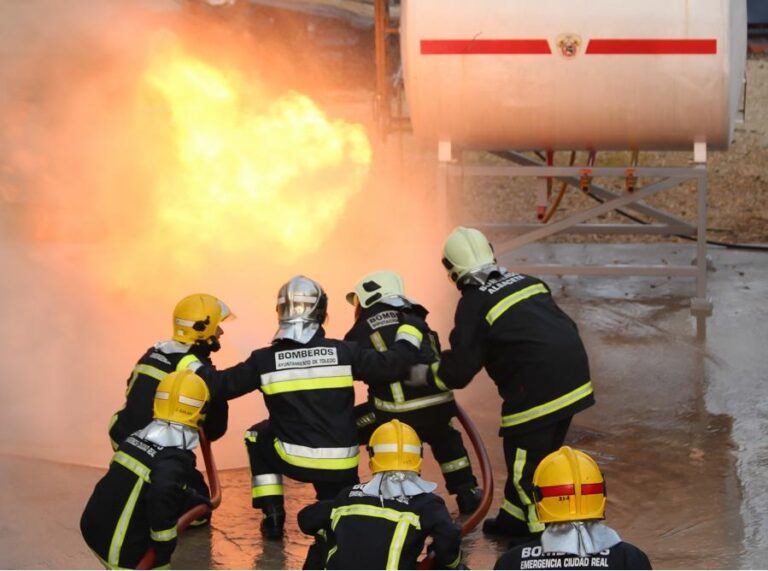Los bomberos y forestales efectuaron un total de 3.580 intervenciones en la Región durante los meses de verano