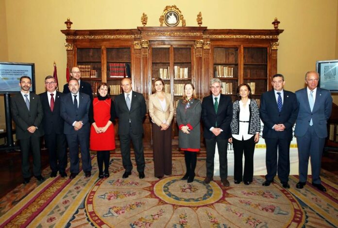 2015011218 Cospedal firma convenio de colaboracion para la promocion del Centenario Quixote 10