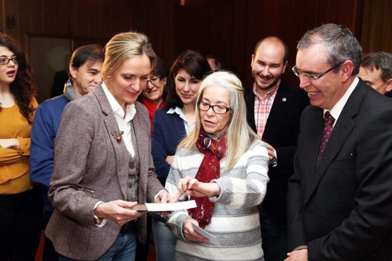 Casero elogia la Semana Santa de La Roda y confía en que pueda lograr el reconocimiento de Interés Turístico Regional