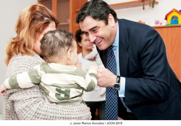 Sanidad y Asuntos Sociales crea el distintivo ‘Municipio Amigo de la Familia de Castilla-La Mancha’