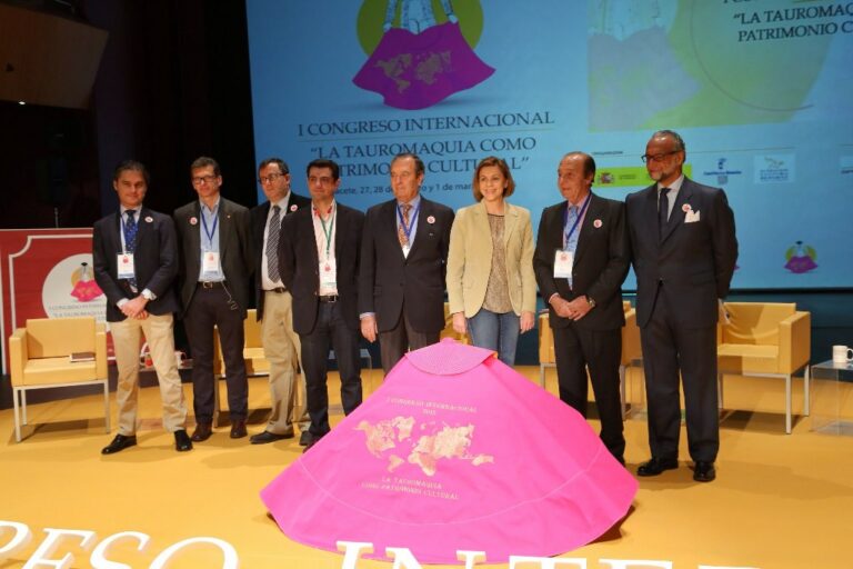 Cospedal afirma que el éxito del Congreso de la Tauromaquia se debe a los “aficionados, toreros, ganaderos e instituciones”