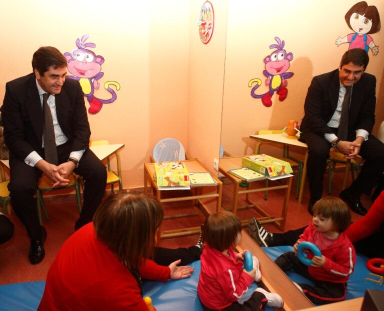 Echaniz señala que en el último año han recibido Atención Temprana cerca de 4.000 niños,casi 1.000 más que en 2011