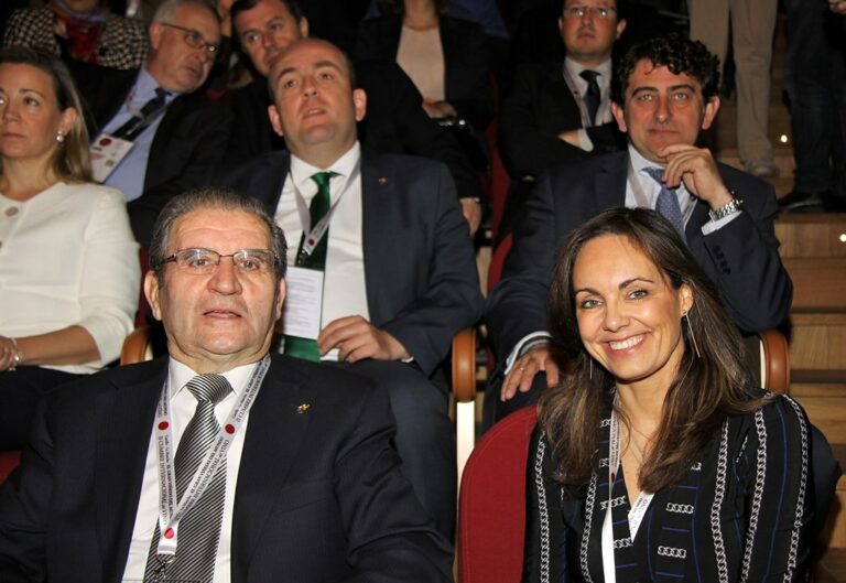 Caja Rural Castilla-La Mancha asiste a la inauguración de la II Cumbre Internacional del Vino