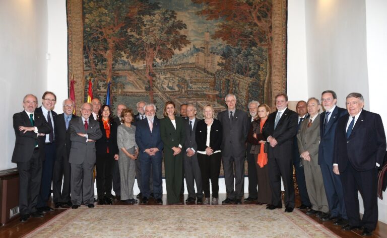 María Dolores Cospedal recibe al Pleno de la Real Academia Española (RAE)