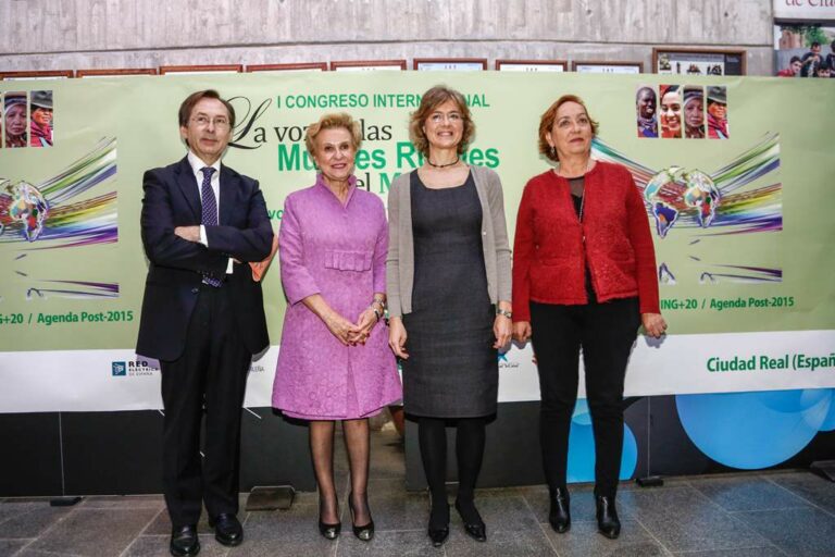 García Tejerina dice que la regularización de pozos en el Alto Guadiana se está abordando de “forma paulatina”