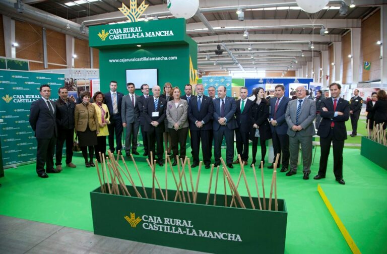 Caja Rural Castilla-La Mancha respalda al sector ganadero en Capra España Talavera