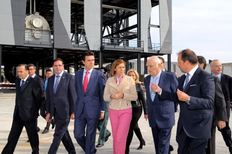 Cospedal: “Trabajamos para generar riqueza y empleo con la perspectiva de garantizar el futuro de nuestra tierra”