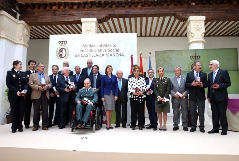 Cospedal afirma que las Medallas al Mérito Social hacen que nuestra sociedad sea “cada vez más justa, firme, fuerte, entera y con más futuro”