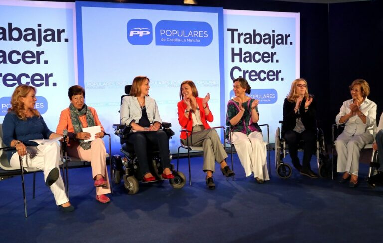 Cospedal anuncia una ley de accesibilidad universal si vuelve a ganar en Castilla-La Mancha