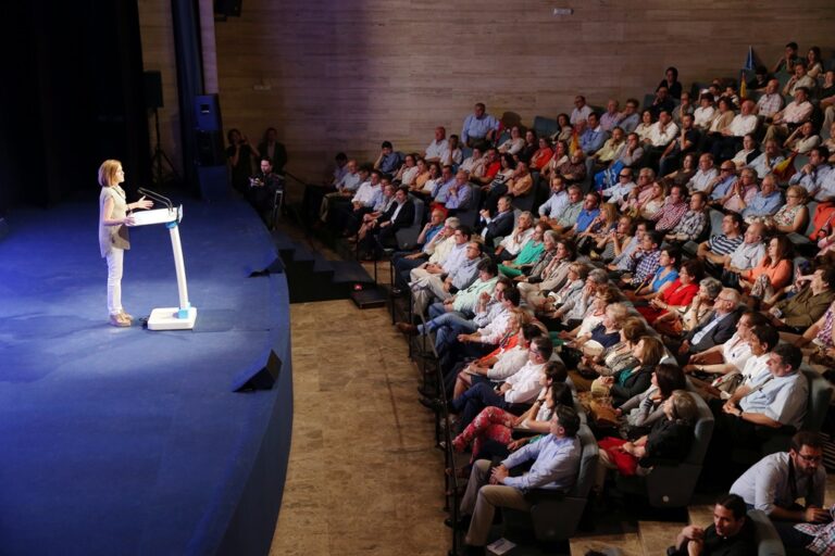 Cospedal señala que los tres pilares por los que trabajará son, el empleo, la rebaja de impuestos y las políticas sociales