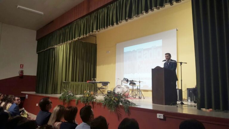 El IES Eladio Cabañero de Tomelloso celebra la Graduación de Bachillerato