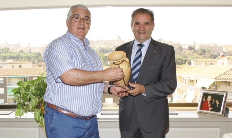 El “Trofeo Garnacha” premia a Caja Rural CLM