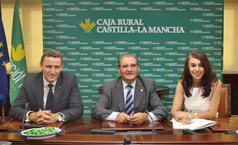 Caja Rural Castilla-La Mancha garantiza el crédito a los agricultores y ganaderos de ASAJA Toledo