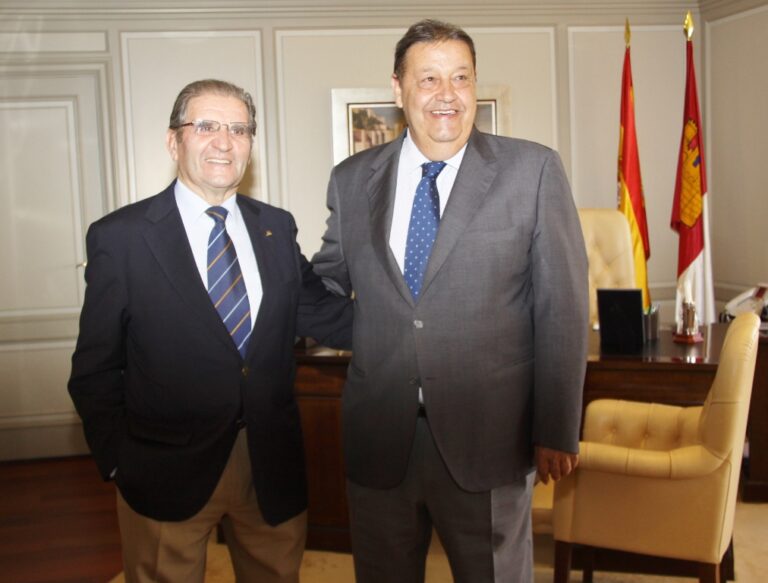 El presidente de Caja Rural CLM traslada el firme apoyo y respaldo de la Entidad al presidente de las Cortes regionales