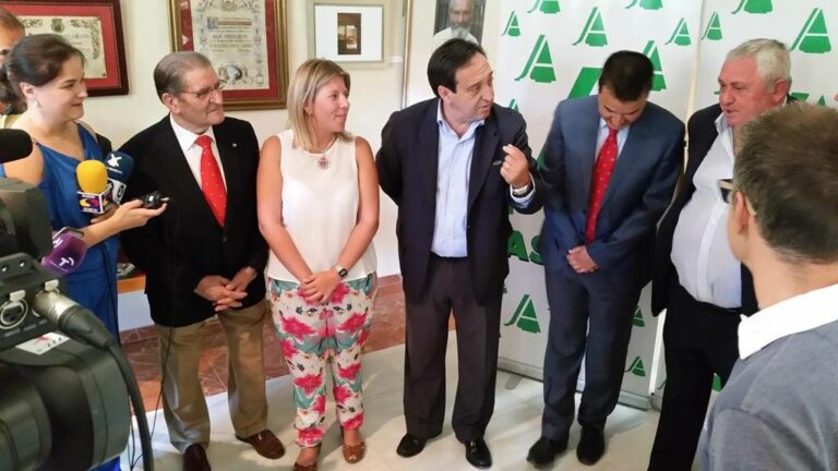 Caja Rural Castilla-La Mancha acompaña a ASAJA en la celebración del Día del Viticultor en Tomelloso