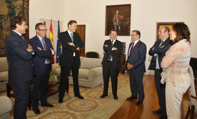 Caja Rural CLM transmite al Gobierno regional su compromiso absoluto por el desarrollo de la comunidad autónoma