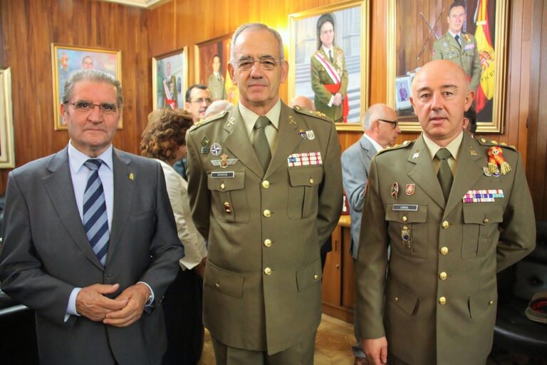 Caja Rural Castilla-La Mancha asiste a la inauguración del Curso Escolar en la Academia de Infantería de Toledo