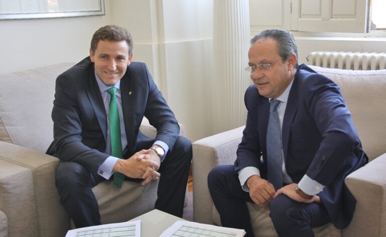 Ruiz Molina: “La emisión de cédulas por valor de 500 millones de euros demuestra la solvencia de Caja Rural CLM”