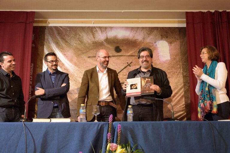 Encuentro literario con Luis García Jambrina en Argamasilla de Alba