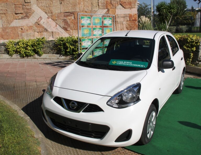 Caja Rural CLM premia a un cliente de Orgaz con el V Nissan Micra