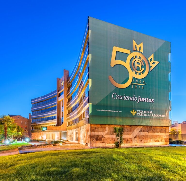 Fitch ratifica la calificación de Caja Rural CLM en ‘BBB’ con perspectiva estable