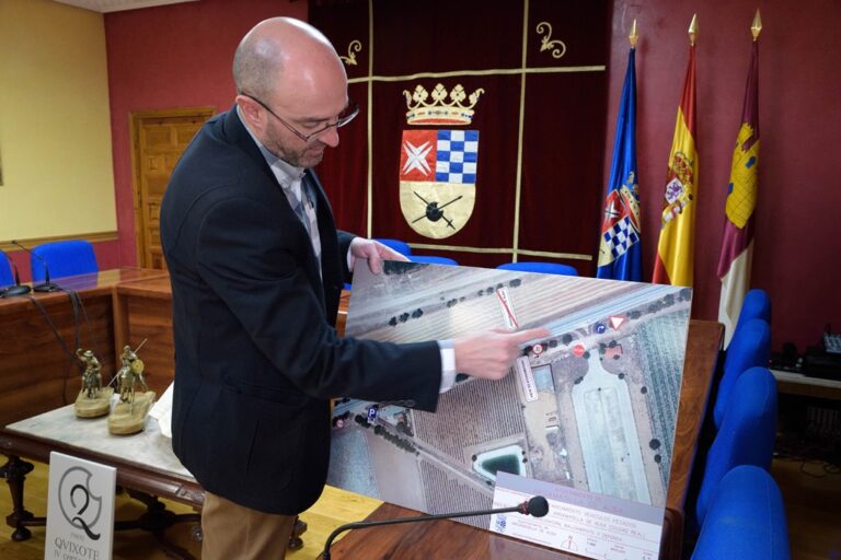El aparcamiento de vehículos pesados será “en muy poco tiempo una realidad”