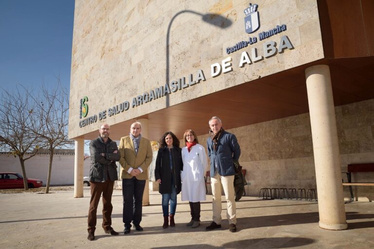 El director provincial de Sanidad visita el Centro de Salud de Argamasilla de Alba