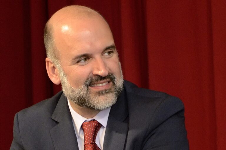 El cervantista José Manuel Lucía Megías será nombrado este viernes Bachiller de Honor