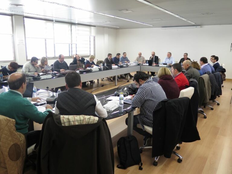 La Junta convoca a los sindicatos para seguir negociando un acuerdo de recuperación de derechos de los empleados públicos