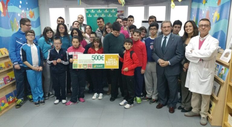 La Fundación Caja Rural CLM premia al Colegio María Auxiliadora de Campo de Criptana
