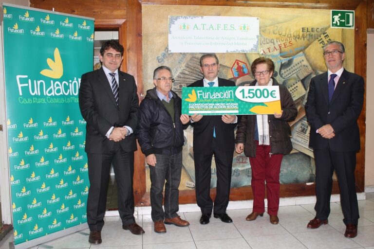 La Fundación Caja Rural CLM entrega a ATAFES una ayuda de 1.500 € por su labor social