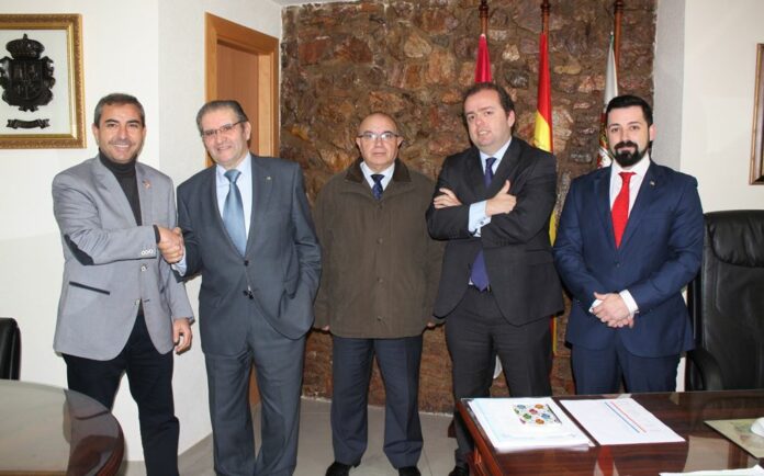 20160216 PRESIDENTE CAJA RURAL VISITA ALMADEN