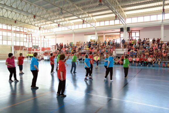 Con una exibición se clausuran las escuelas deportivas de gimnasia de Argamasilla de Alba