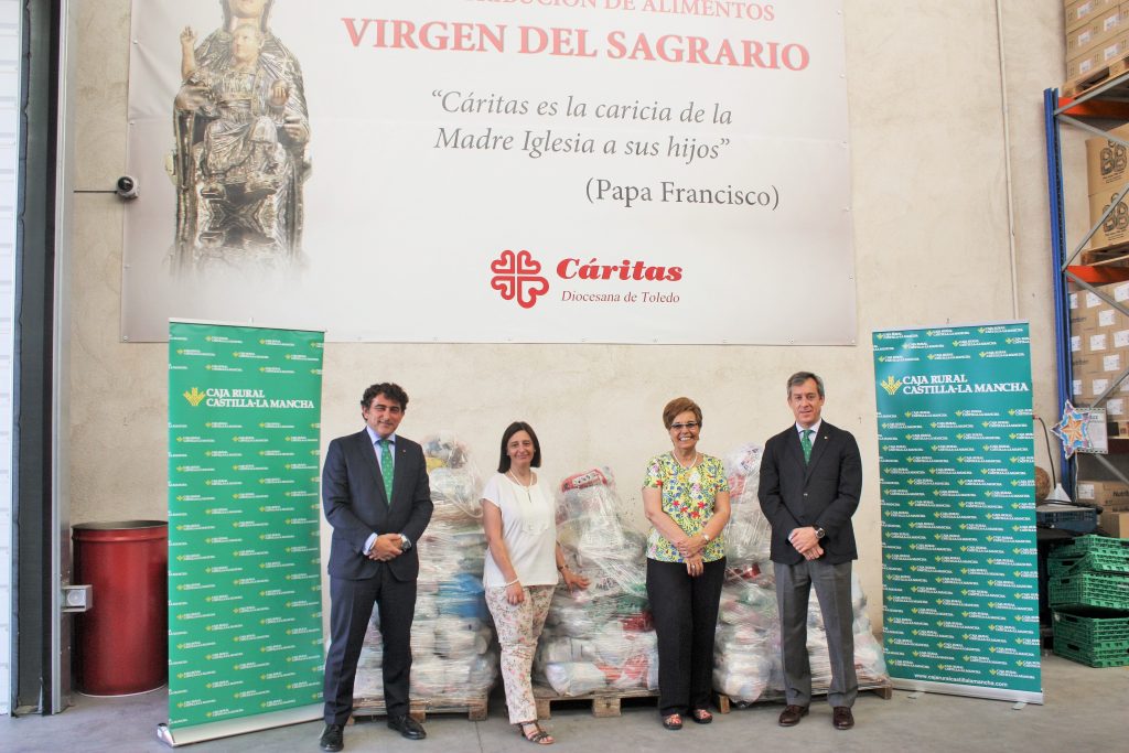 Caja Rural Castilla-La Mancha dona a Cáritas Diocesana de Toledo 1.500 kilos de alimentos de su ‘Desafío’