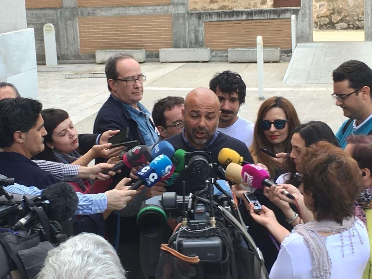 Molina replica a Llorente que las decisiones en Podemos las adopta la militancia y “no los diputados”