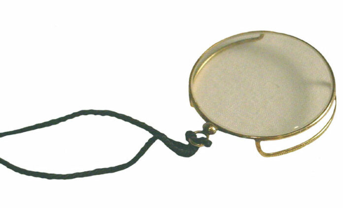 800px-Monocle_with_gallery