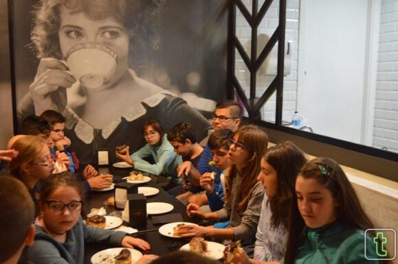 Los alumnos del CEE Ponce de León, pasteleros por una mañana