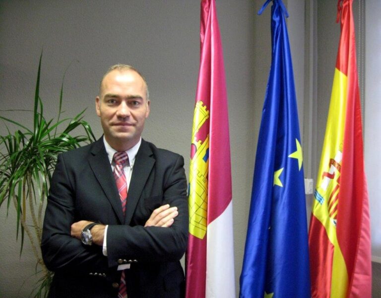 Ángel Prieto, director del IPEX, ofrecerá en FENAVIN la ponencia Los diez errores básicos en exportación