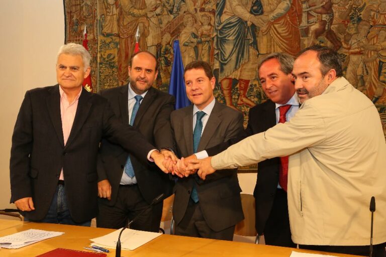 Firmado el Acuerdo marco para la recuperación de Castilla-La Mancha entre Gobierno regional, sindicatos y patronal
