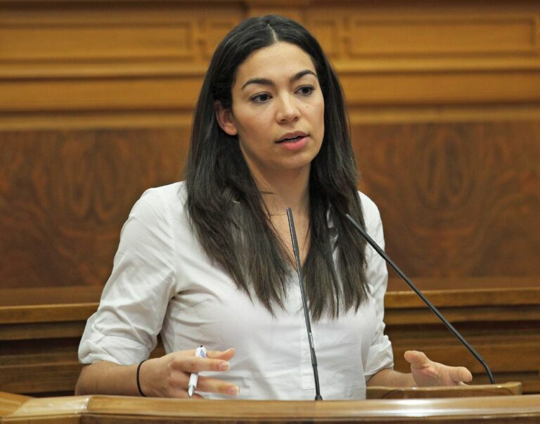Alonso: “La gestión de la consejera de Educación no puede ser más caótica”