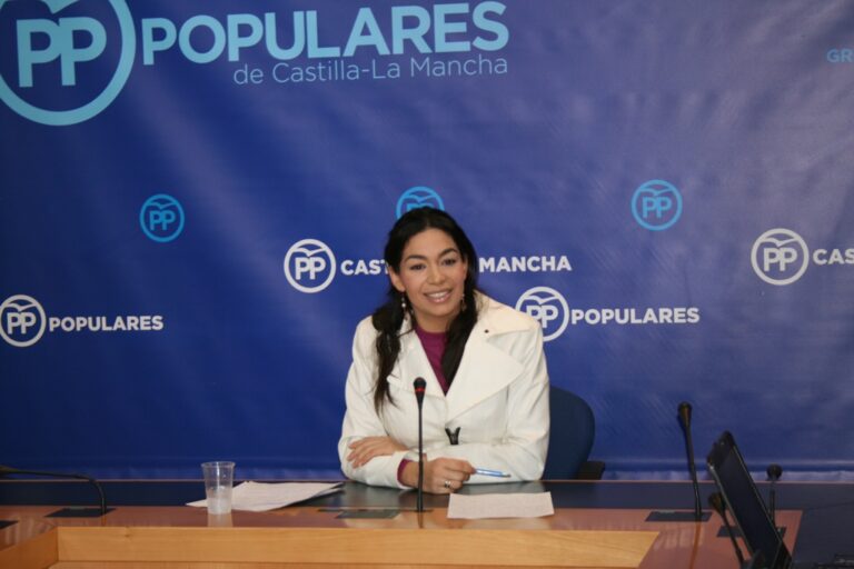 El PP sospecha que la Junta hará “tejemanejes” para que Bono “siga manteniendo los privilegios de expresidente”