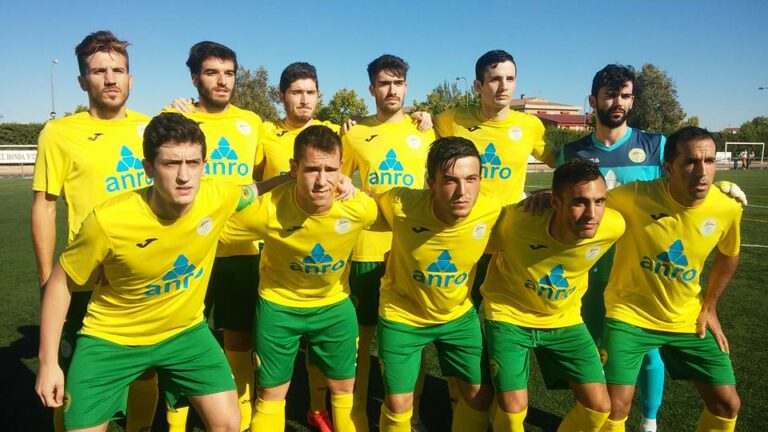 El Atlético Tomelloso vence (0-3) en Pedro Muñoz y vuelve a ser líder
